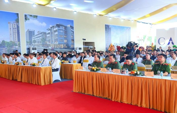 Các đại biểu dự Lễ khởi công.