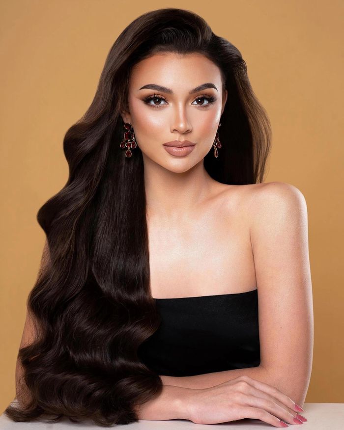 Người đẹp Philippines Asia Rose Simpson.