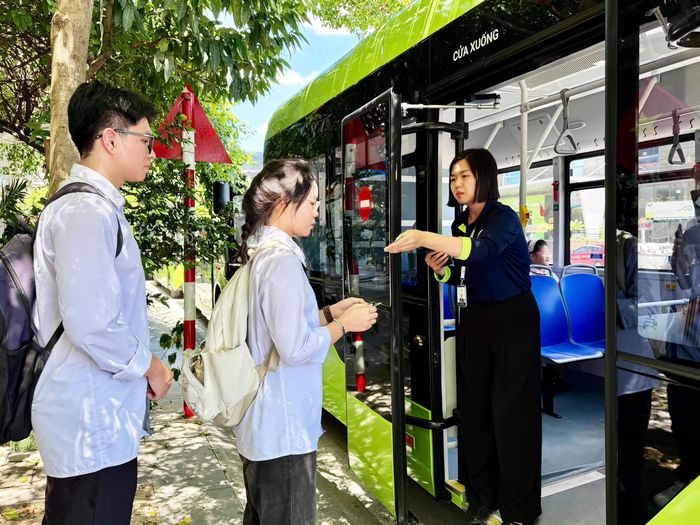 Quy trình vận hành được kiểm soát chặt chẽ trước, trong và sau mỗi chuyến xe. (Ảnh: Thanh Tùng)