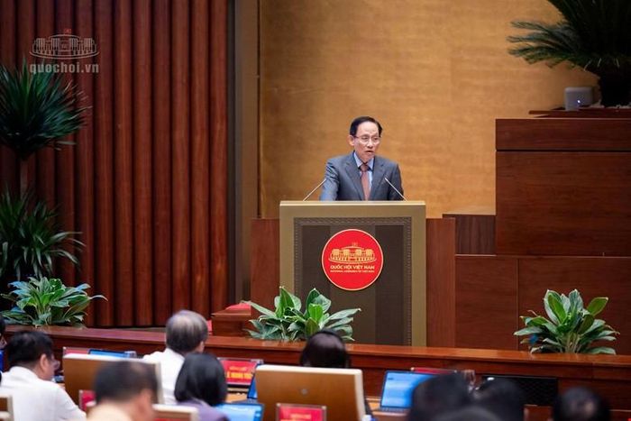 Bộ trưởng Bộ Ngoại giao Lê Hoài Trung trình bày chuyên đề tại hội nghị. Ảnh: Quochoi.vn