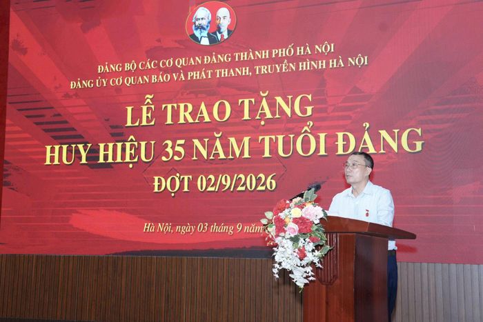 Đảng viên Nguyễn Thanh Luận phát biểu tại buổi lễ. Ảnh: Phạm Hùng