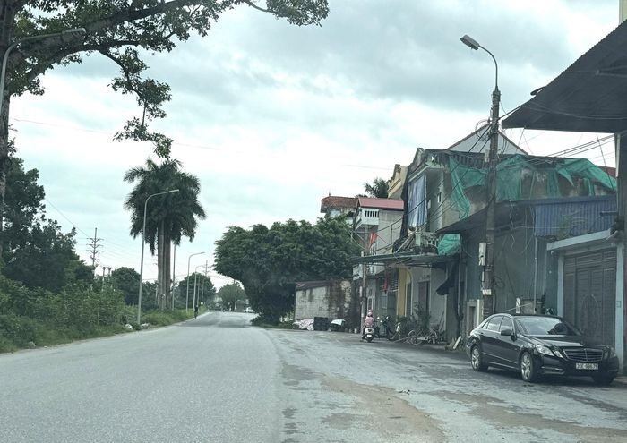 Nếu tiếp tục hoàn thiện dự án theo thiết kế cũ, rồi sau đó mở rộng mặt đường lên 40m, một số hộ có thể bị thu hồi đất, bố trí tái định cư lần thứ hai. Ảnh: Minh Vân