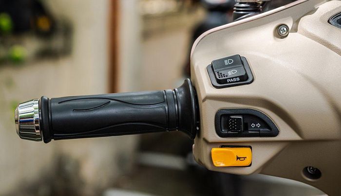 Phanh SBT, cổng sạc và nhiều tiện ích đi phố