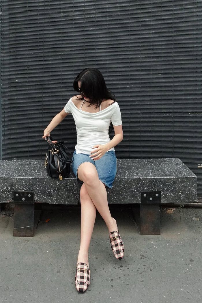 Từ các cộng đồng thời trang trực tuyến, #OOTD dần trở thành một xu hướng phổ biến trên Facebook, Instagram, TikTok, Pinterest hay YouTube. Với người yêu thời trang, đây cũng là cách ghi lại những lựa chọn trang phục hằng ngày, tìm cảm hứng phối đồ và thể hiện cá tính.
