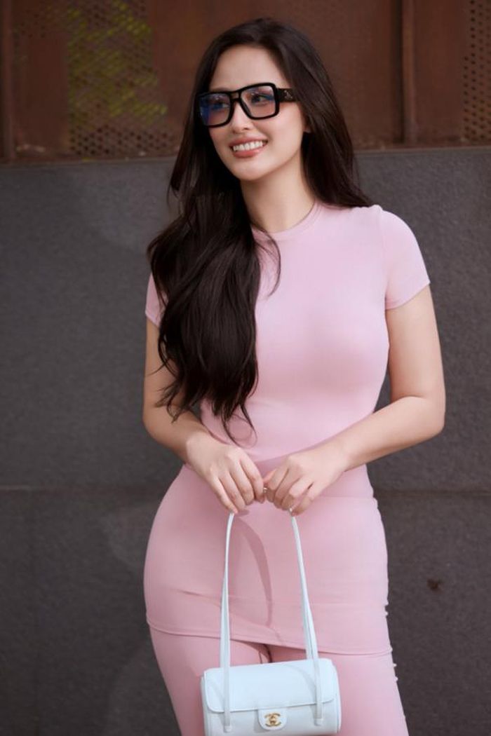 Đây cũng là lý do cuộc sống hiện tại của người đẹp thường được nhắc đến cùng hình ảnh một phụ nữ độc lập về tài chính.