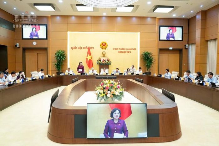 Phó Chủ tịch Quốc hội Nguyễn Thị Hồng điều hành nội dung thảo luận. Ảnh: Media Quốc hội