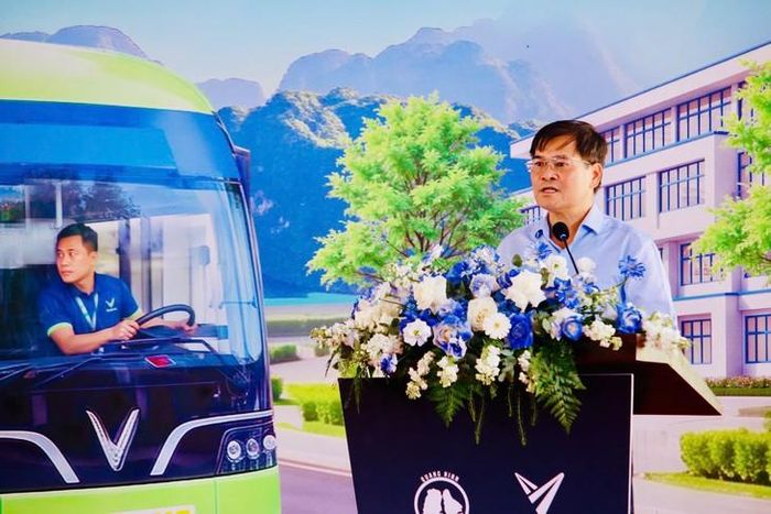 Ông Bùi Văn Khắng, Chủ tịch UBND TP Quảng Ninh phát biểu tại lễ khai trương. Ảnh: Tiến Sinh.