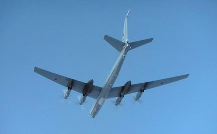 Tuy nhiên, nhiệm vụ của Tu-95MS và Tu-142 khác nhau rất rõ. Tu-95MS là máy bay mang tên lửa chiến lược.