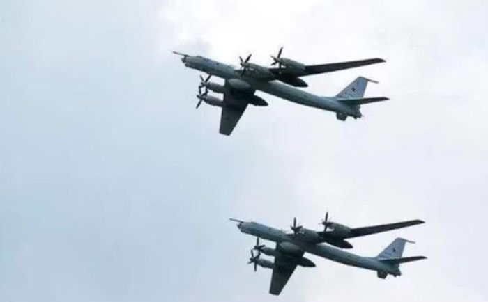 Sự khác biệt này làm thay đổi gần như toàn bộ cách sử dụng máy bay. Với Tu-95MS, vấn đề quan trọng là mang tên lửa tới khu vực phóng và duy trì khả năng hoạt động đường dài.