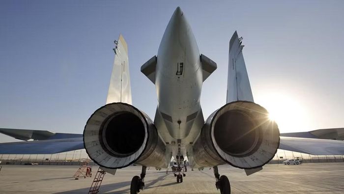 Su-35S có một số biện pháp nhằm giảm khả năng bị phát hiện, nhưng thiết kế tổng thể của máy bay vẫn không phải cấu hình tàng hình chuyên dụng.