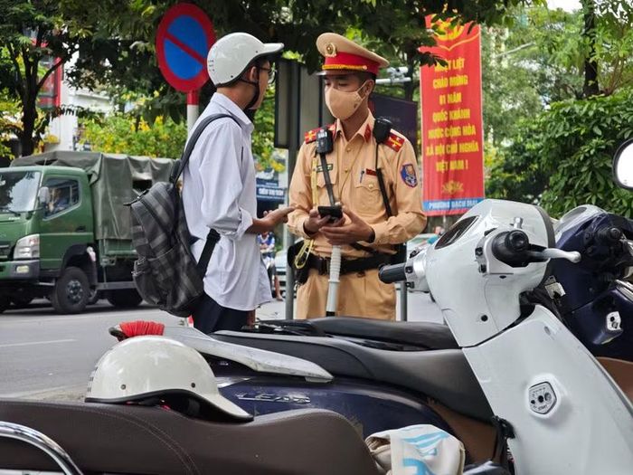 Thông tin về các học sinh vi phạm đều được CSGT ghi nhận đầy đủ