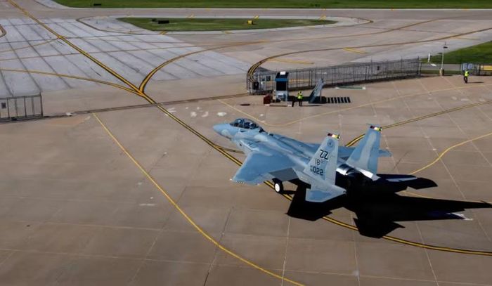 Đối với Không đoàn 18, chiếc F-15EX đầu tiên rời nhà máy là bước tiến quan trọng. Tuy nhiên, quá trình đưa toàn bộ đội bay Eagle II vào hoạt động tại Kadena vẫn phụ thuộc vào khả năng giải quyết các vấn đề về sản xuất, linh kiện và hậu cần.