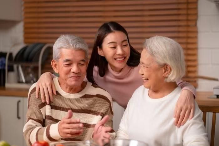 Nhiều người Việt hướng đến tuổi hưu trí độc lập và tự chủ hơn, thay vì phụ thuộc vào con cái như trước đây. Ảnh Hằng Hà