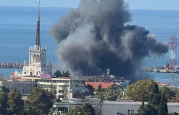Sochi nằm cách khu vực gần nhất do Ukraine kiểm soát khoảng 350 dặm, tương đương hơn 560 km, theo đường thẳng.