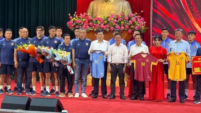 CLB Hưng Yên đặt mục tiêu thăng hạng V-League ngay mùa giải đầu tiên (Ảnh: Dương Thuật)