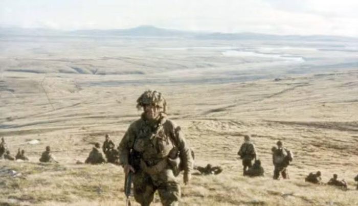 Tổng thống Argentina cho rằng những người Anh đang sinh sống tại Falkland không có quyền tự quyết hợp pháp đối với vấn đề chủ quyền.