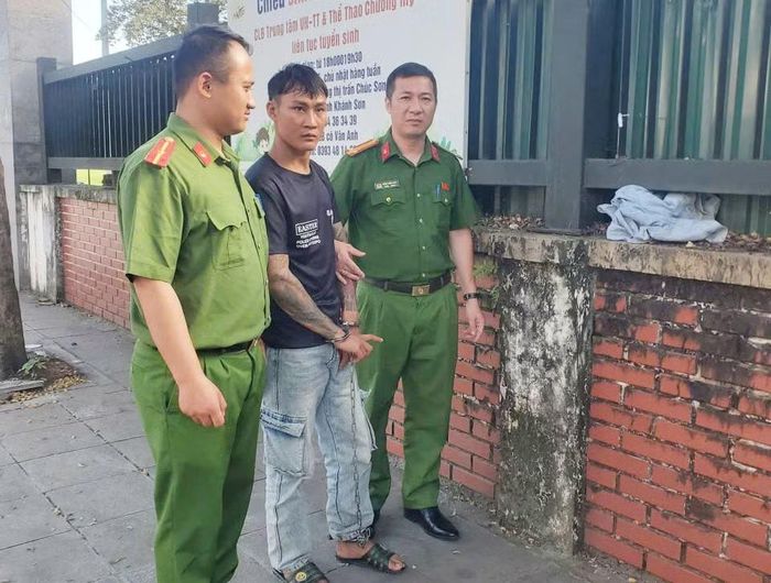 Lường Văn Tiến (SN 2000) trú tại xã Thuận Châu, tỉnh Sơn La - đối tượng manh động dùng hung khí nguy hiểm tấn công nhân viên thu ngân cướp tài sản trong siêu thị