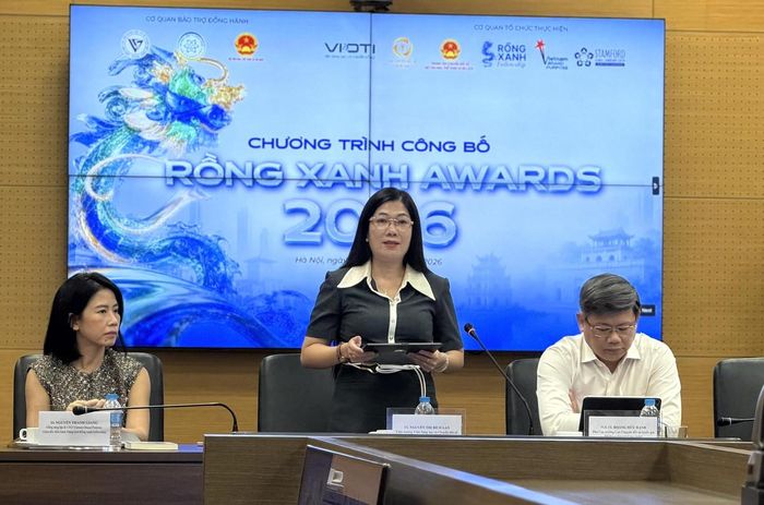 TS Nguyễn Thị Bích Lan – Viện trưởng Viện Sáng tạo và Chuyển đổi số, Trưởng Ban tổ chức Giải thưởng phát biểu tại sự kiện.