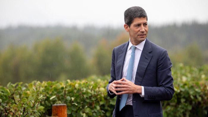  Chủ tịch Cục Dự trữ Liên bang Mỹ (Fed) Kevin Warsh tại Hội nghị chuyên đề về Chính sách Kinh tế Jackson Hole ở Moran, bang Wyoming (Mỹ) ngày 27/8. Ảnh: Bloomberg. 