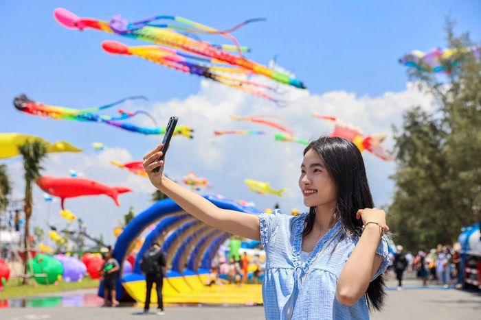  Dù đang trong quá trình hoàn thiện, Vinhomes Green Paradise tập trung phát triển tiện ích và hệ sinh thái dịch vụ, hướng tới thu hút cư dân và hình thành sức sống đô thị ngay từ sớm. 