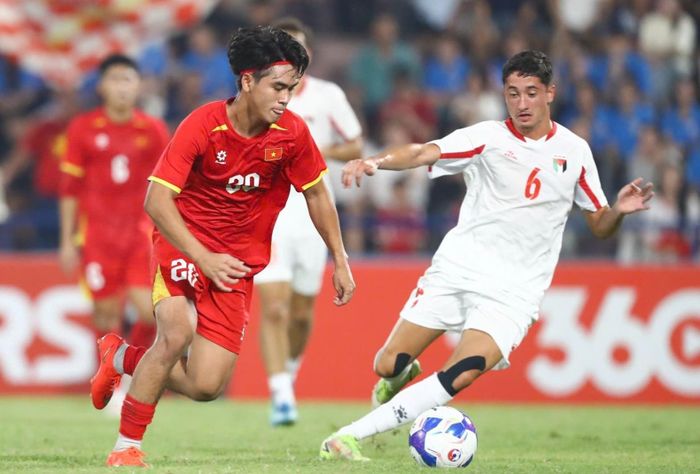 Phần lớn lực lượng U20 Việt Nam tại vòng loại U20 châu Á 2027 là những cầu thủ Hạng Nhất như Đức Vũ hoặc Hạng Nhì, tức chưa lên chuyên nghiệp. Ảnh: Liên đoàn Bóng đá Việt Nam (VFF).