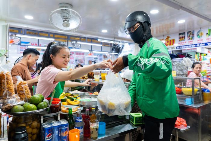  Các gian hàng “khoác áo mới” nhờ Grab. 