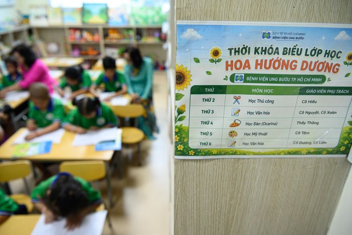 Lịch học tuần của "Lớp học Hoa Hướng Dương" được thiết kế phong phú, sắp xếp linh hoạt từ các giờ học văn hóa đến những buổi rèn luyện năng khiếu.