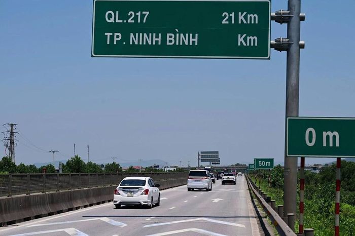 Giữ khoảng cách an toàn khi tham gia giao thông trên cao tốc góp phần giảm thiểu tai nạn giao thông