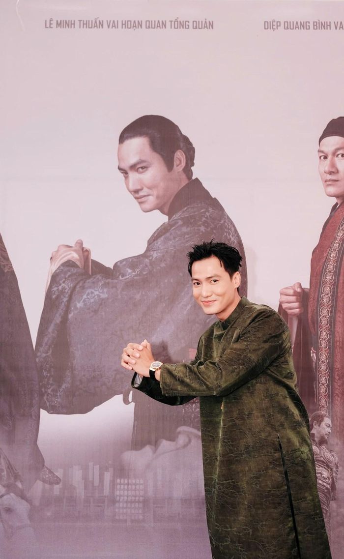 Lê Minh Thuấn tại lễ ra mắt "Hộ linh tráng sĩ"