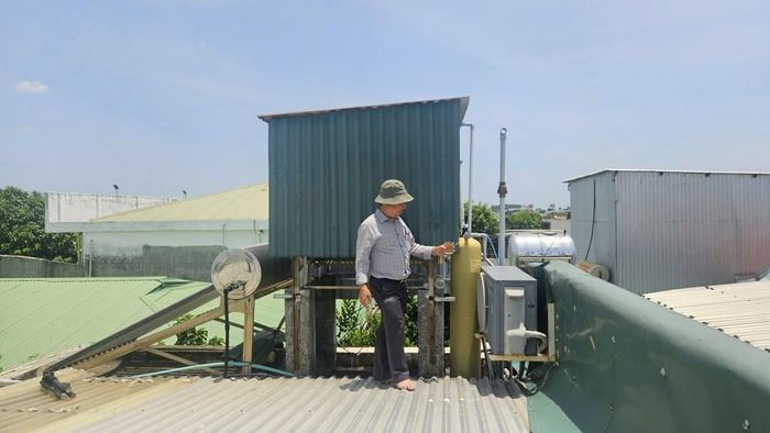 Hệ thống thiết bị lọc nước do người dân tự đầu tư lắp đặt để xử lý nước máy