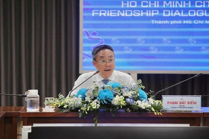 Giám đốc Sở Ngoại vụ TP.HCM Phạm Dứt Điểm cung cấp thông tin báo chí về chương trình Đối thoại Hữu nghị TP Hồ Chí Minh năm 2026