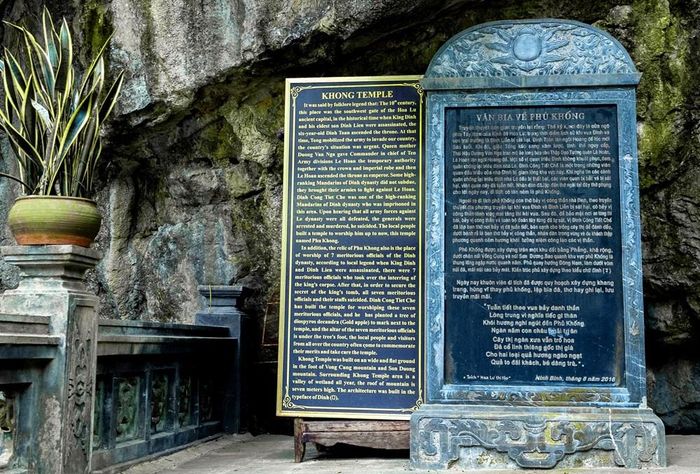 Văn bia tại phủ Khống