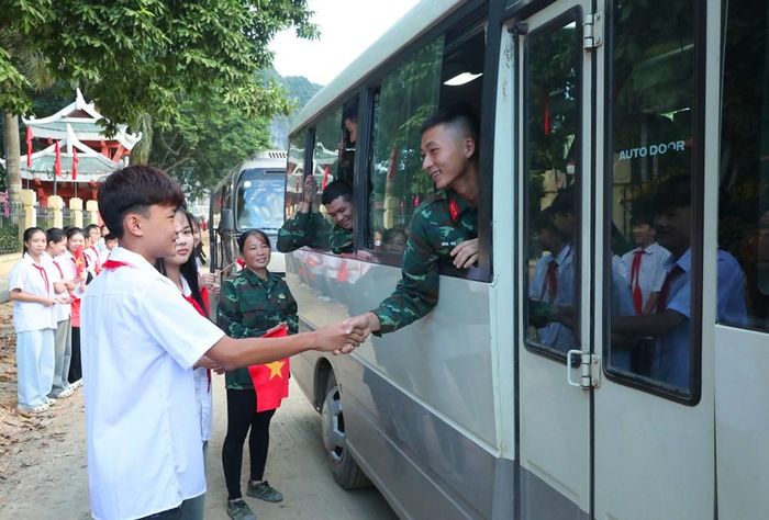 Sự hiện diện của cán bộ, chiến sĩ Sư đoàn 3, Quân khu 1 trên các công trường đã góp phần bồi đắp mối quan hệ gắn bó quân dân