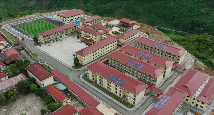 Trường Phổ thông nội trú liên cấp Tiểu học và Trung học cơ sở Pa Tần vùng biên giới Lai Châu được xây dựng khang trang, hiện đại. Nguyễn Oanh - TTXVN