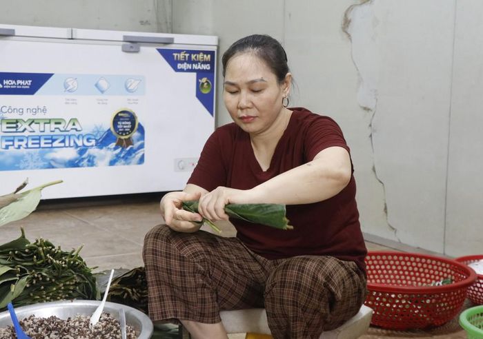 Bánh tẻ Lan Võ, xã Yên Phong được công nhận sản phẩm OCOP, tạo việc làm cho nhiều lao động. Ảnh: Thanh Thương - TTXVN