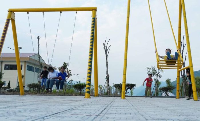 Nhiều khu vui chơi đầy đủ khiến học sinh rất thích tại Trường Phổ thông nội trú liên cấp Tiểu học và Trung học cơ sở Pa Tần