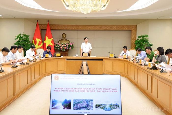 Phó Thủ tướng Hồ Quốc Dũng chủ trì cuộc họp về kế hoạch phục hồi các nguồn nước bị suy thoái, cạn kiệt và ô nhiễm các sông Bắc Hưng Hải, Nhuệ - Đáy, Ngũ Huyện Khê - Ảnh: chinhphu.vn/Gia Huy