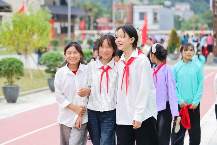 Học sinh đã trở lại trường, làm quen với không gian học tập và sinh hoạt tại ngôi trường mới trước khi chính thức bước vào năm học 2026-2027
