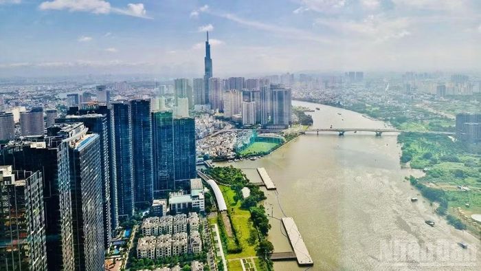 Một góc đô thị Thành phố Hồ Chí Minh nhìn từ trên cao. (Ảnh: KHÁNG NGUYỄN)