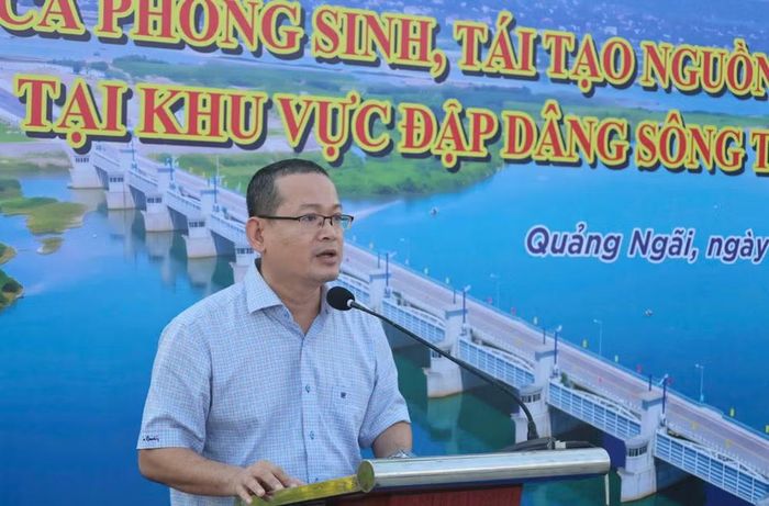 Phó Giám đốc Sở Nông nghiệp và Môi trường tỉnh Quảng Ngãi Nguyễn Đức Bình phát biểu tại chương trình. (Ảnh: KIM HUYỀN)