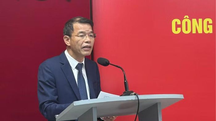 Đồng chí Vũ Thanh Mai phát biểu ý kiến nhận nhiệm vụ tại hội nghị. (Ảnh: Nhật Minh)