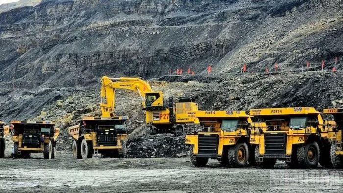 Trong tháng 9, TKV phấn đấu sản xuất 2,668 triệu tấn than nguyên khai; than thành phẩm 3,048 triệu tấn, tiêu thụ 3,731 triệu tấn. (Ảnh: MINH NGHĨA)