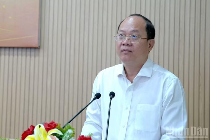 Đồng chí Nguyễn Hồ Hải, Ủy viên Trung ương Đảng, Bí thư Tỉnh ủy Cà Mau phát biểu chỉ đạo định hướng tại hội nghị. (Ảnh: HỮU TÙNG)