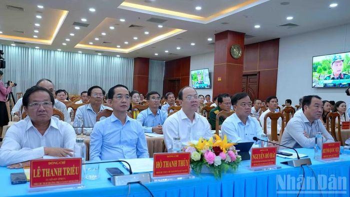 Các đại biểu tham dự hội nghị. (Ảnh: HỮU TÙNG)