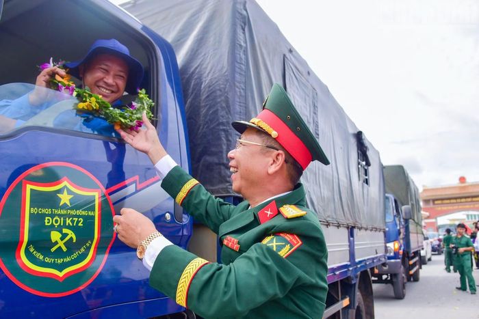 Các đại biểu động viên các Đội K.