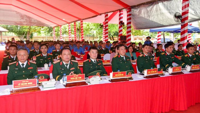 Các đại biểu tham dự lễ xuất quân.
