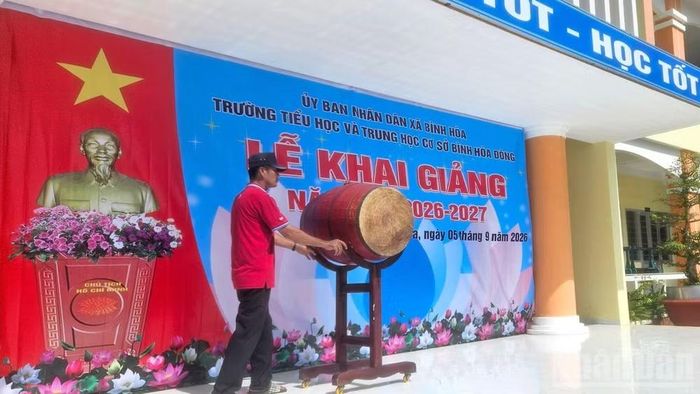 Trường tiểu học và trung học cơ sở Bình Hòa Đông đã sẵn sàng cho ngày khai giảng.