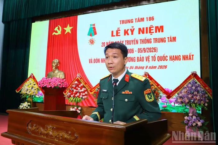 Thượng tá Nguyễn Trung Kiên, Chỉ huy trưởng Trung tâm 186 đọc diễn văn kỷ niệm.