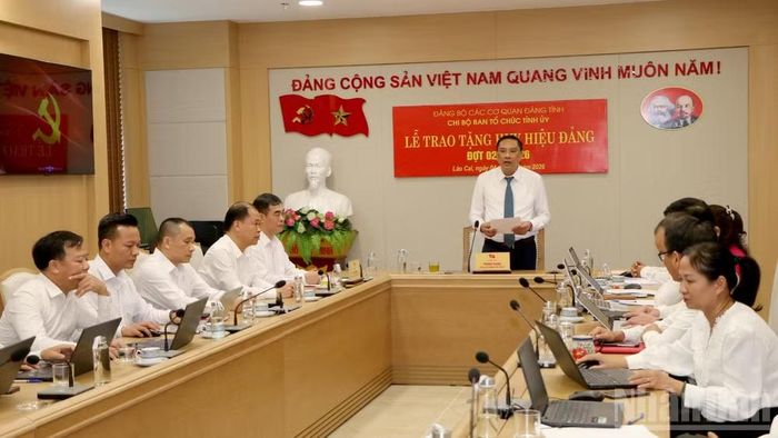 Phó Bí thư Thường trực Tỉnh ủy, Chủ tịch Hội đồng nhân dân tỉnh Lào Cai Hoàng Giang phát biểu tại buổi lễ. (Ảnh: TÂM THỜI)