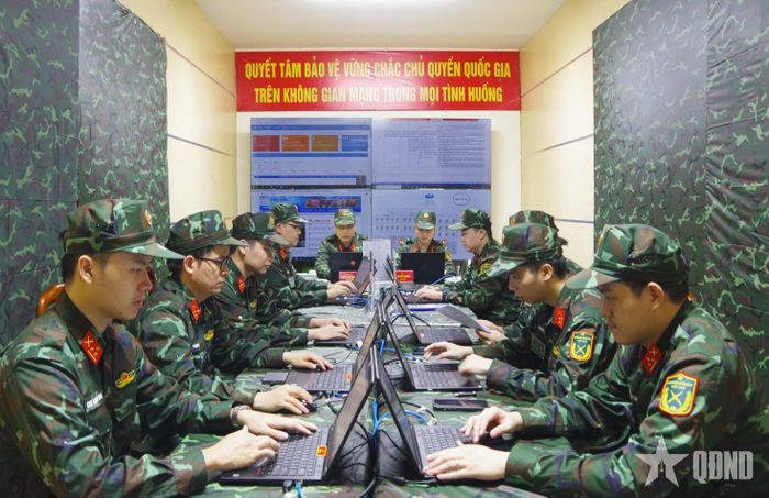 Cán bộ, chiến sĩ Trung tâm 186 (Bộ tư lệnh 86) tham gia Diễn tập ĐK-25. Ảnh: VĂN THANH